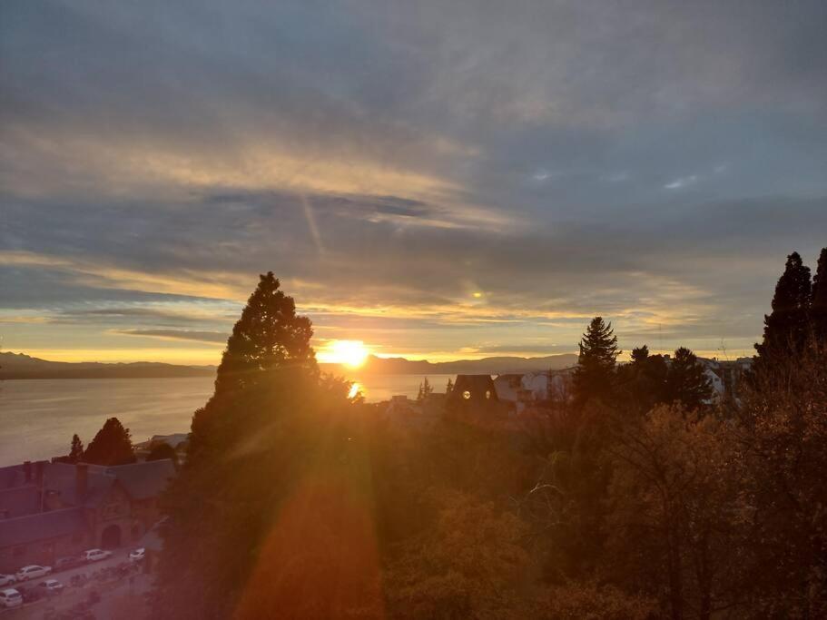 Hermoso Departamento Con Vista Al Lago San Carlos de Bariloche Luaran gambar